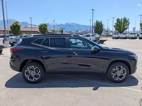 New 2025 Chevrolet Trax LT w/ Driver Confidence Package image 6