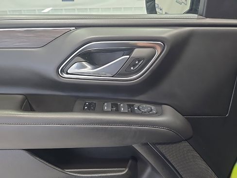 Used 2024 Chevrolet Suburban LT image 13