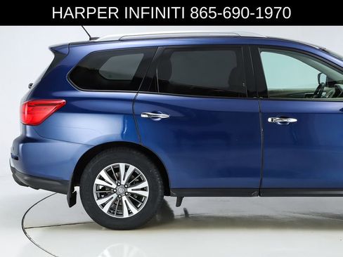 Used 2017 Nissan Pathfinder SL w/ SL Premium Package FWD image 12