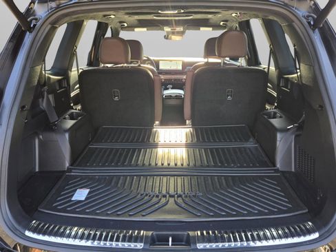 Used 2024 Kia Telluride SX Prestige w/ Towing Package image 16