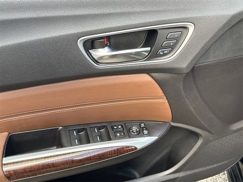 Used 2018 Acura TLX V6 SH-AWD w/ Advance Package image 18