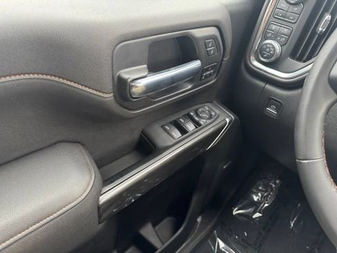 Used 2023 GMC Sierra 2500 AT4 w/ AT4 Premium Plus Package AWD/4WD image 34