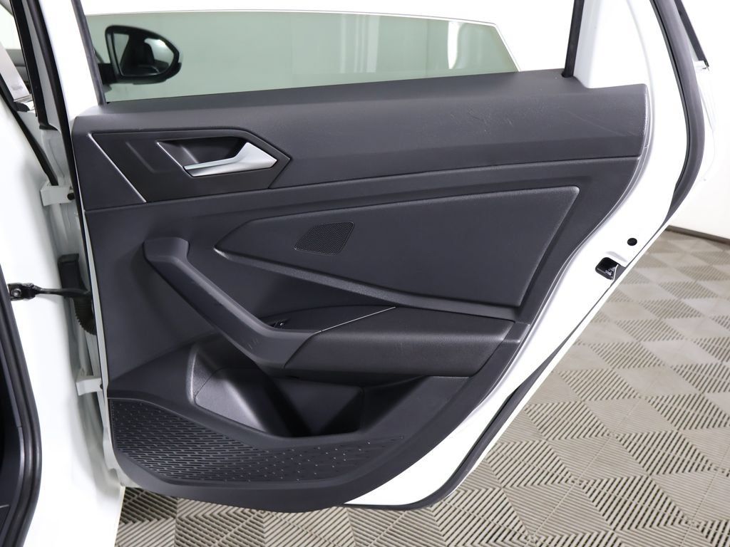 Used 2022 Volkswagen Jetta SE FWD image 24