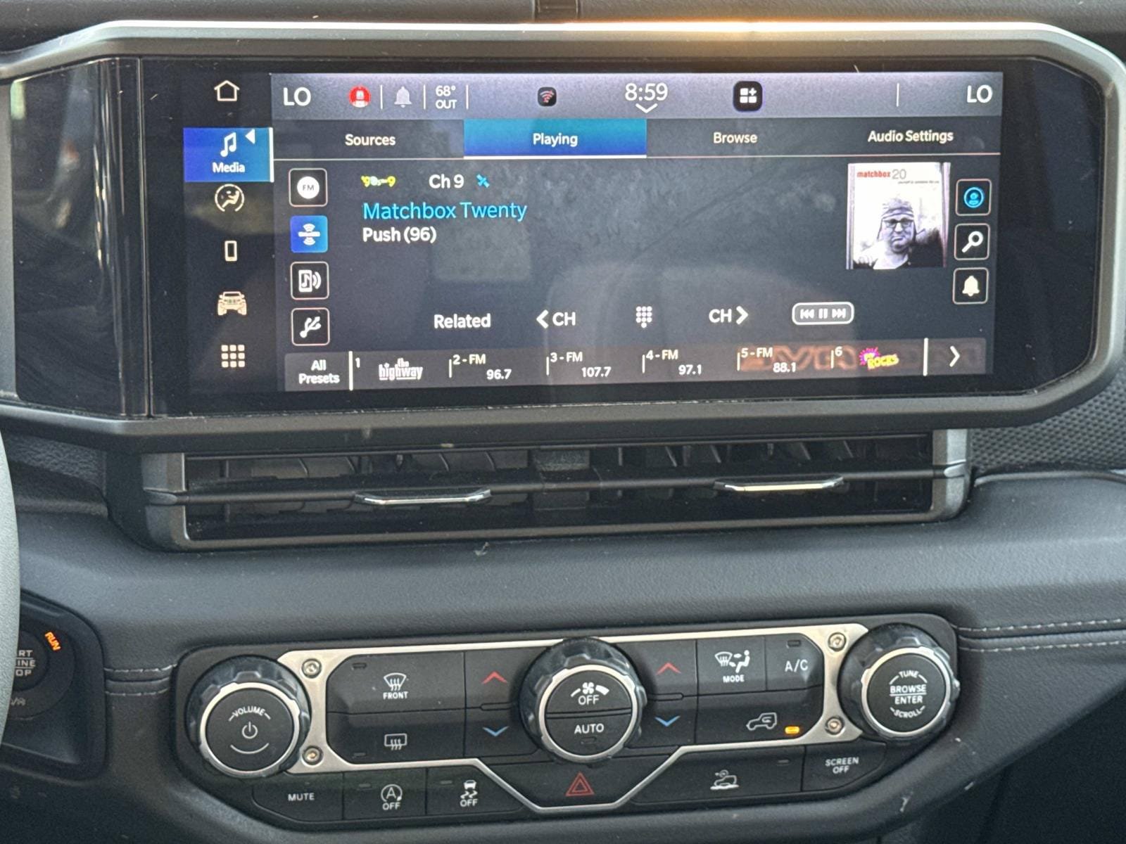 Used 2026 Jeep Gladiator Mojave AWD/4WD image 15