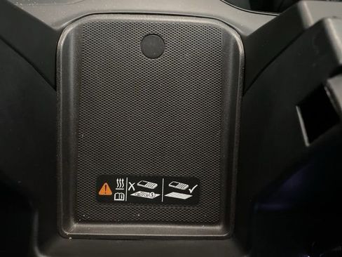 Used 2023 GMC Sierra 1500 AT4 w/ AT4 Preferred Package image 17