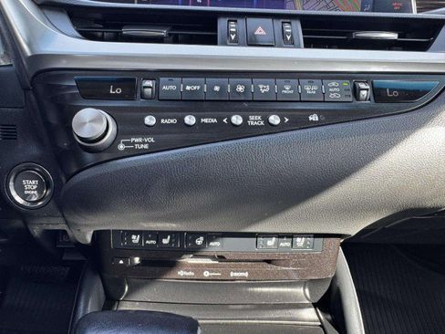 Used 2021 Lexus ES 250 w/ Premium Package image 30