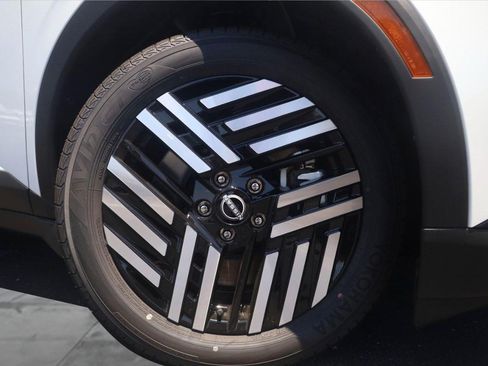 New 2026 Nissan Leaf SV+ w/ Floor Mat Package (SV+) FWD image 3