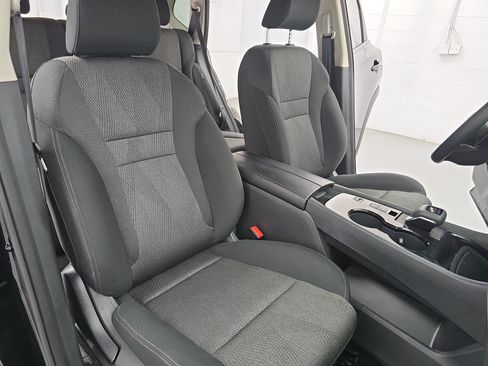 Certified 2025 Nissan Rogue SV FWD image 10