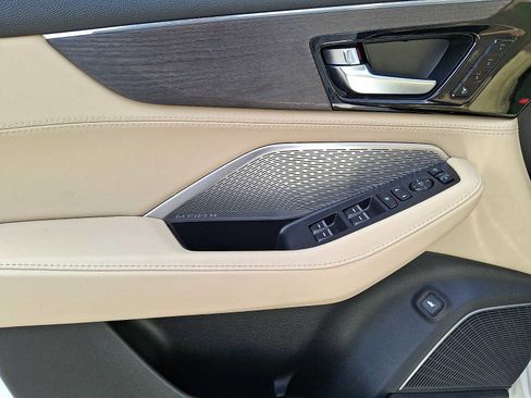 Used 2023 Acura MDX SH-AWD w/ Advance Package image 9