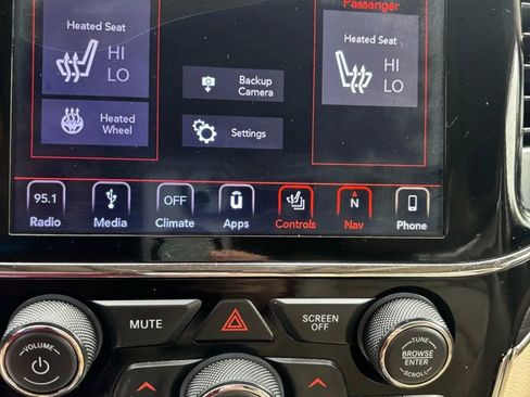 Used 2019 Jeep Grand Cherokee Limited AWD/4WD image 16