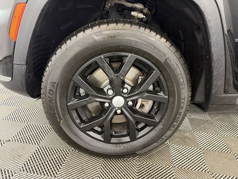 Used 2022 Jeep Grand Cherokee L Limited image 14