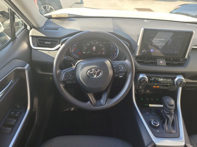 Used 2025 Toyota RAV4 XLE AWD/4WD image 17