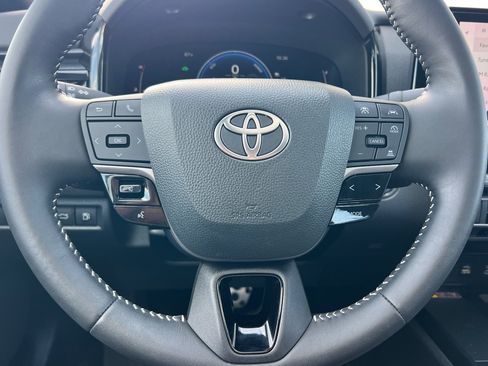 Used 2025 Toyota Camry SE w/ Multimedia Upgrade Package FWD image 22