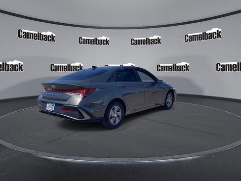 Certified 2025 Hyundai Elantra SE FWD image 7