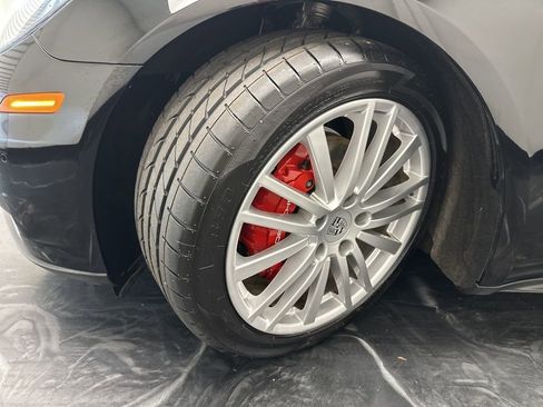 Used 2018 Porsche Panamera 4 image 34