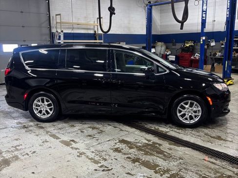 Used 2024 Chrysler Voyager LX image 6
