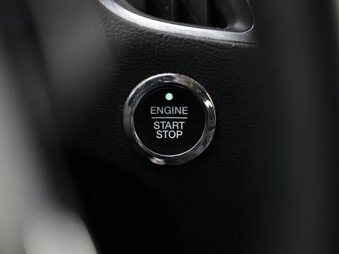 Used 2024 Ford Edge Titanium image 34