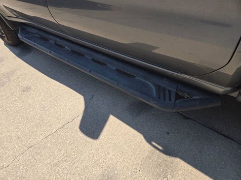 Used 2022 Chevrolet Silverado 1500 LT Trail Boss w/ LT Trail Boss Premium Package image 9