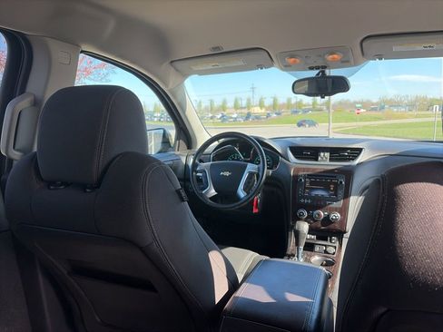 Used 2015 Chevrolet Traverse LT w/ Style and Technology Package image 33