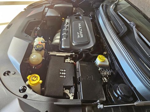 Used 2019 Jeep Cherokee Latitude Plus w/ Comfort/Convenience Group image 43