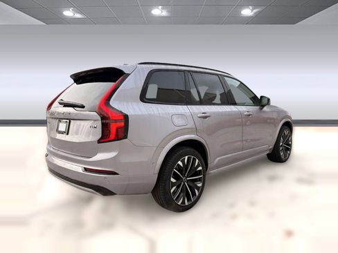 New 2026 Volvo XC90 T8 Ultra w/ Protection Package AWD/4WD image 8