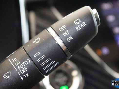 Used 2024 Cadillac XT6 Premium Luxury image 34