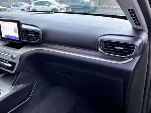 Used 2022 Ford Explorer XLT w/ Equipment Group 202A image 23