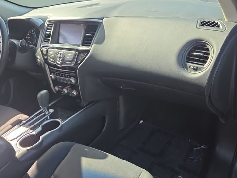 Used 2018 Nissan Pathfinder S FWD image 18