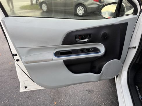 Used 2012 Toyota Prius C Three image 13