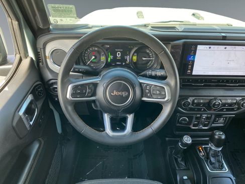 Used 2024 Jeep Wrangler Unlimited Sahara AWD/4WD image 12