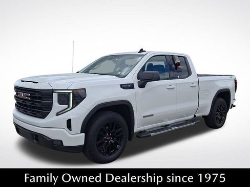 Used 2023 GMC Sierra 1500 Elevation AWD/4WD image 3
