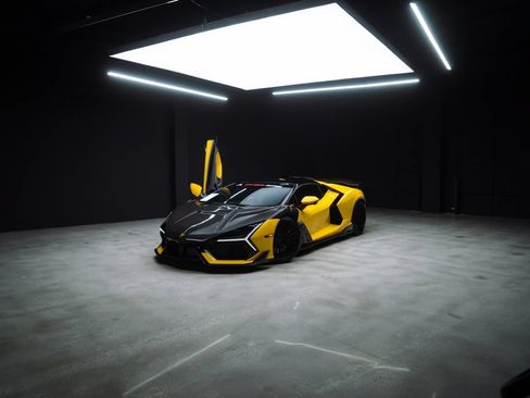 Used 2024 Lamborghini Revuelto AWD/4WD image 2