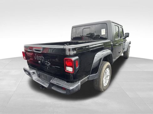 Used 2023 Jeep Gladiator Sport AWD/4WD image 4