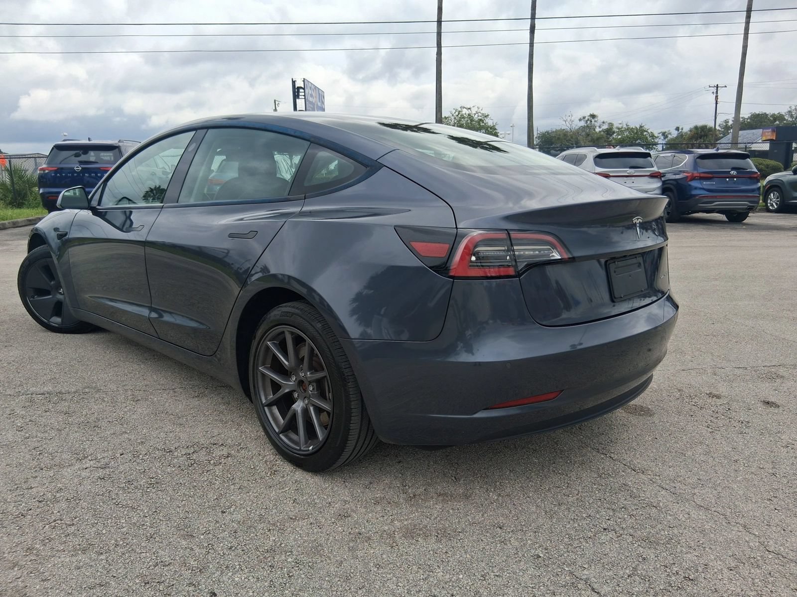 Used 2022 Tesla Model 3 Long Range AWD/4WD image 4