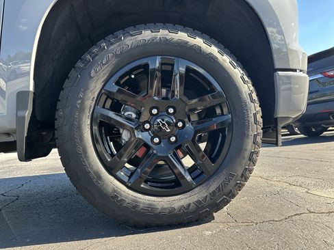 Certified 2025 Chevrolet Silverado 1500 Custom w/ Turbomax Blackout Package image 13