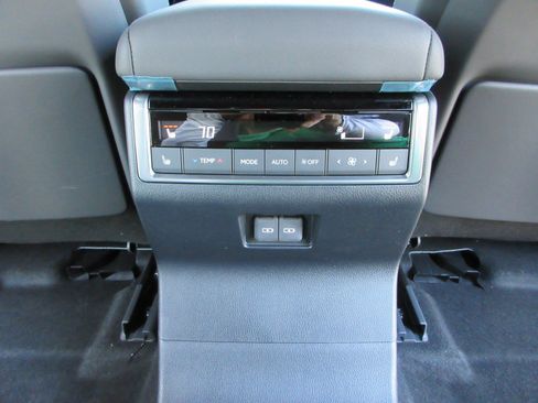 Used 2026 Lexus GX 550 w/ Cold Area Package AWD/4WD image 25