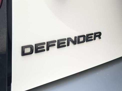 Used 2022 Land Rover Defender 110 S AWD/4WD image 13