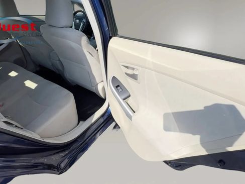 Used 2012 Toyota Prius Two FWD image 16