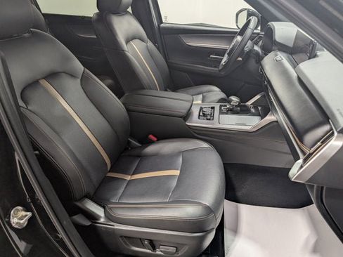 Certified 2025 MAZDA CX-90 3.3 Turbo S w/ Premium Package image 21