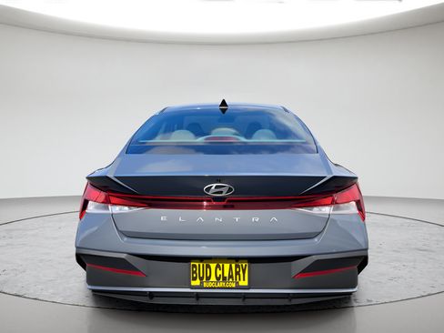 Used 2026 Hyundai Elantra SE FWD image 4