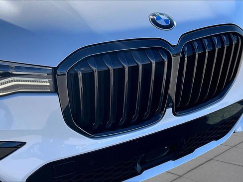 Used 2022 BMW X7 M50i AWD/4WD image 32