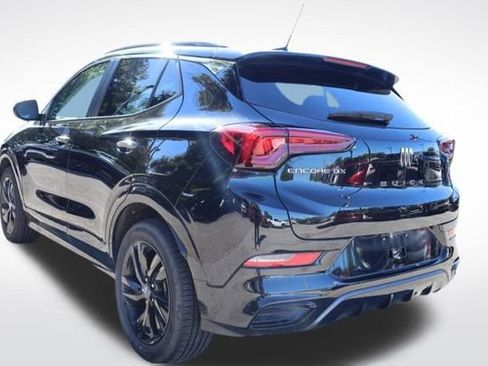 Used 2024 Buick Encore GX Sport Touring image 6
