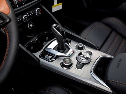 New 2025 Alfa Romeo Giulia AWD w/ Driving Assist Package image 23