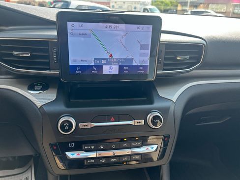Used 2020 Ford Explorer XLT w/ Equipment Group 202A AWD/4WD image 22