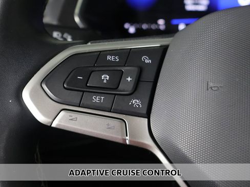 Used 2022 Volkswagen Tiguan SE w/ Panoramic Sunroof Package image 4