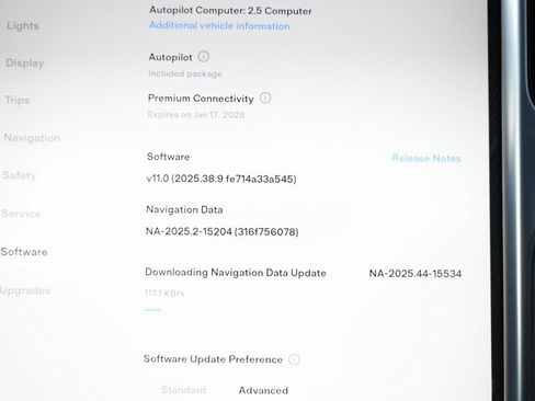 Used 2017 Tesla Model S 75D image 60