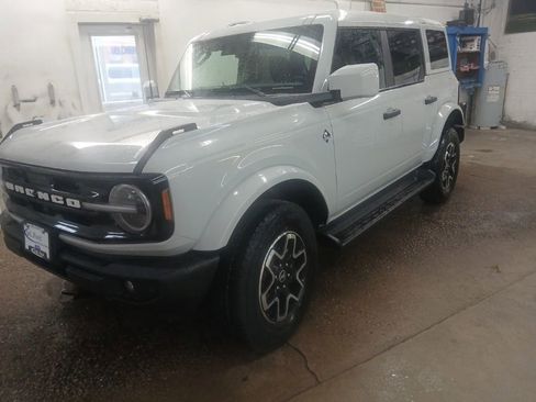 New 2026 Ford Bronco Outer Banks AWD/4WD image 1