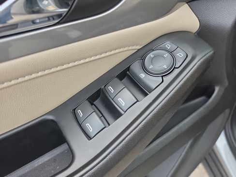 Used 2023 Chevrolet Traverse LS FWD image 20