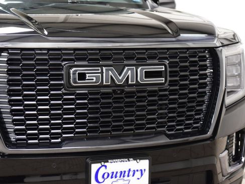 Used 2024 GMC Yukon Denali Ultimate AWD/4WD image 11