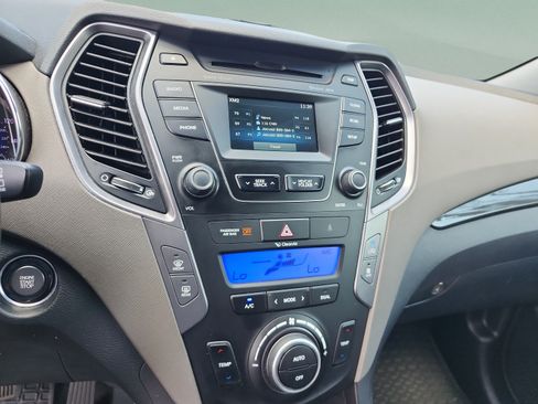 Used 2014 Hyundai Santa Fe GLS FWD image 11